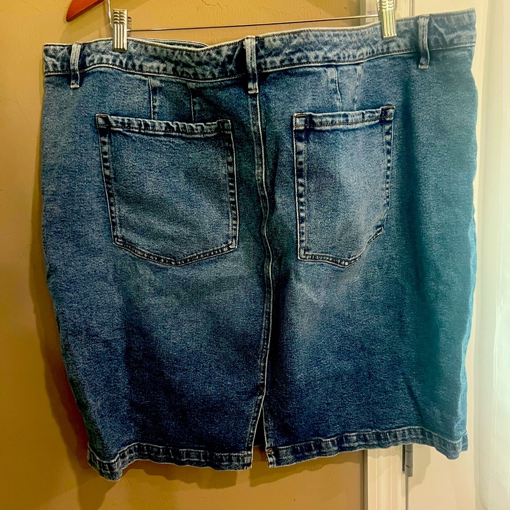 Denim knee length skirt.